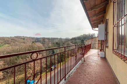 Foto Appartamento in Via Mario Luzi 112, Semproniano Centro di 139 m²