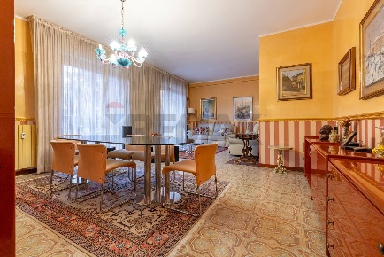 Foto Appartamento in VIA DELLA CARNAGA 18, Varese Masnago di 126 m²