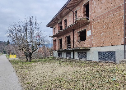 Foto Appartamento in via vomero, Telese Terme di 790 m² con 10 locali