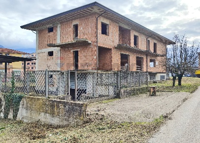 Foto Appartamento in via vomero, Telese Terme di 790 m² con 10 locali