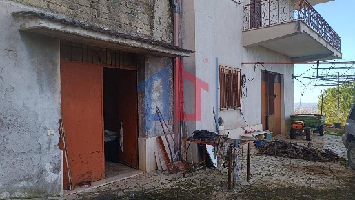 Foto Rustico in via ferrari, Palombara Sabina Centro di 140 m² con 1 locali