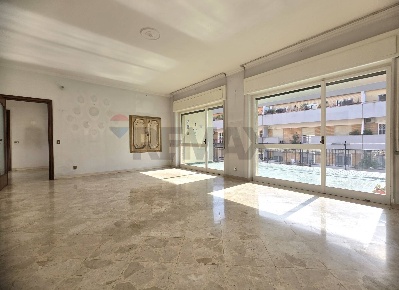 Foto Appartamento in Via Mauro Amoruso 17, Bari Poggiofranco di 188 m²
