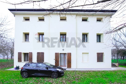 Foto Case semi ndipendenti a Tribano San Luca di 130 m² con 4 locali