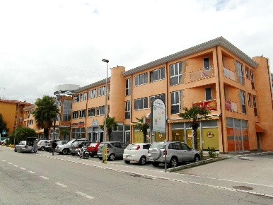 Foto Locale commerciale in Via Enrico Toti, San Benedetto del Tronto