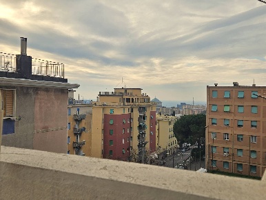 Foto Appartamento in Via Bologna, Genova San Teodoro di 78 m² con 6 locali