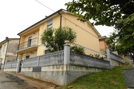 Foto Casa indipendente in Via Dante Alighieri, Colonnella di 180 m²