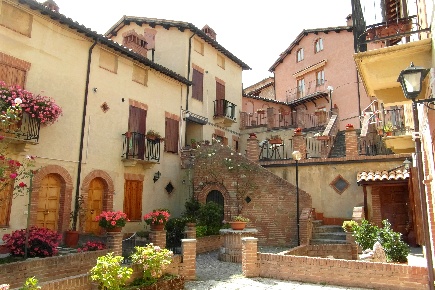 Foto Appartamento in Loc. Montazzolino, Montefortino di 80 m² con 4 locali