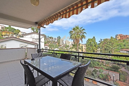 Foto Appartamento in Via Panizzi, Sanremo Solaro di 70 m² con 3 locali