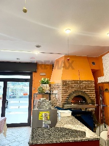 Foto Locale commerciale a Pavia Stazione - Ticinello di 205 m² con 2 locali