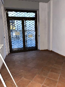 Foto Locale commerciale a Novara di 33 m² con 1 locali in affitto