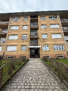 Foto Appartamento in via Cascina Cattaneo 2, Luino di 93 m² con 3 locali