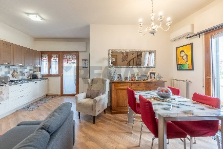 Foto Duplex in Viale dei Romagnoli, Roma Acilia di 54 m² con 2 locali