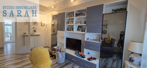 Foto Appartamento in Via Verdi 200, Viareggio Centro di 90 m² con 5 locali