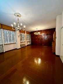 Foto Attività commerciale in Via Murasse Trupà 20, Mezzenile Centro