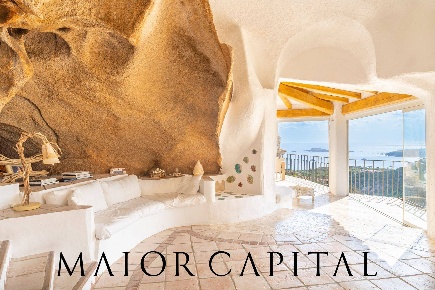 Foto Villa unifamiliare in Via L'Unfarru, Arzachena Porto Cervo di 300 m²