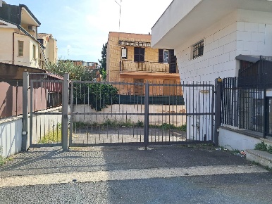 Foto Posti auto in Via dei Giardinetti 33, Roma Giardinetti di 26 m²