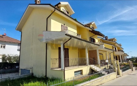 Foto Villa a schiera in Via G.verdi 125, Sant'Egidio alla Vibrata Centro