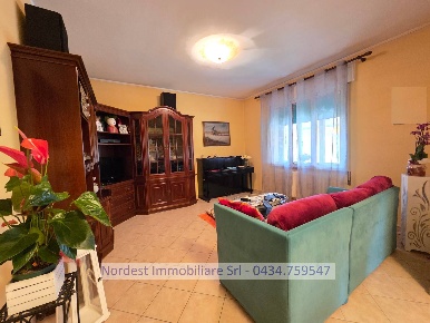 Foto Casa indipendente a Gaiarine Centro di 215 m² con 6 locali in vendita
