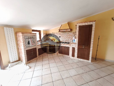 Foto Appartamento in via valle berta 65, Agosta di 120 m² con 4 locali