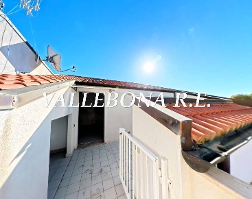 Foto Appartamento in Via De Andrè, Carloforte di 88 m² con 3 locali