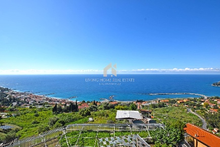 Foto Casa indipendente in Strada Punta Porrine, Ospedaletti di 90 m²