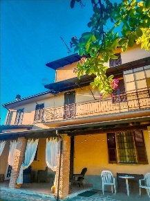 Foto Villa unifamiliare a Montesegale di 188 m² con 5 locali in vendita