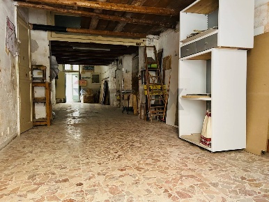 Foto Magazzino a Ragusa Centro di 82 m² con 2 locali in vendita