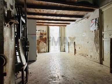Foto Magazzino a Ragusa Centro di 82 m² con 2 locali in vendita