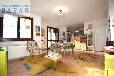 Foto Casa indipendente in Via Di Chiavarino 20, Massarosa di 200 m²