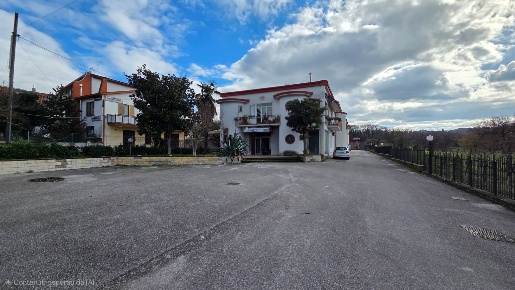 Foto Locale commerciale a Mirabella Eclano Calore di 1000 m² con 2 locali