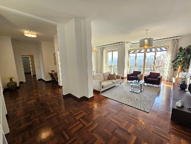 Foto Appartamento in Largo Re Umberto 98 Bis, Torino Crocetta di 233 m²