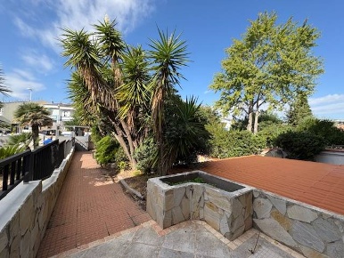 Foto Villa a schiera in Via Telesio, Cagliari Parco di Terramaini di 250 m²