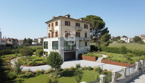 Foto Rustico in Via Bisenzio, Tarquinia Paese di 300 m² con 10 locali