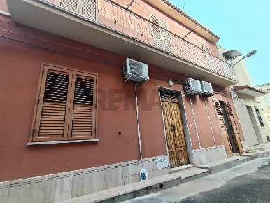 Foto Casa indipendente a Avola Centro di 156 m² con 7 locali in vendita