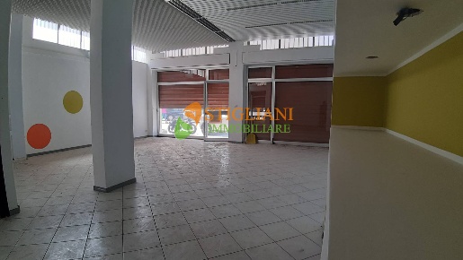 Foto Locale commerciale in Via Pascoli, Campobasso Vazzieri di 75 m²