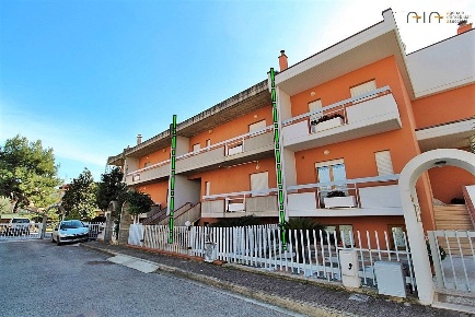 Foto Villa a schiera in VIA DEI PINI, Monteprandone Centobuchi di 300 m²