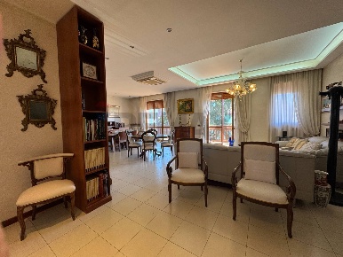 Foto Appartamento in Via Martiri VI Ottobre 73, Lanciano Centro di 178 m²