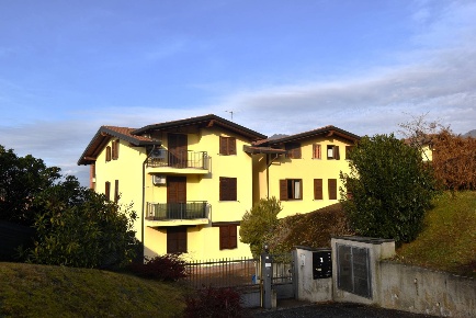 Foto Appartamento in via BOLZANO 11A, Gemonio di 99 m² con 3 locali