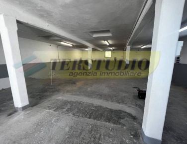 Foto Magazzino in Corso Europa snc, Calolziocorte Centro di 190 m²