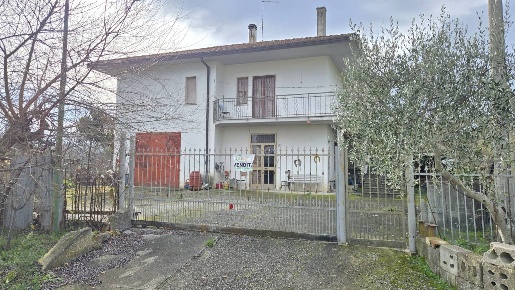 Foto Casa indipendente in C/da Pescocupo, Paternopoli di 210 m² in vendita