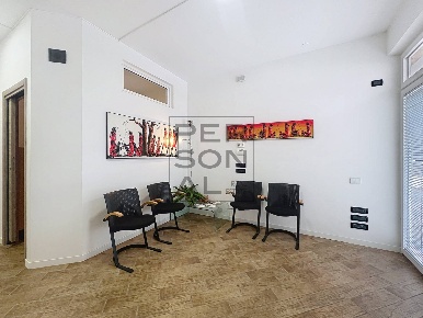 Foto Laboratorio a Trento di 147 m² in vendita