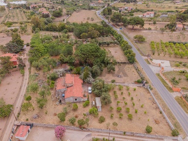 Foto Casa indipendente in S.P. 25 Lu Tuvaraggiu S.N.C, Sorso di 318 m²