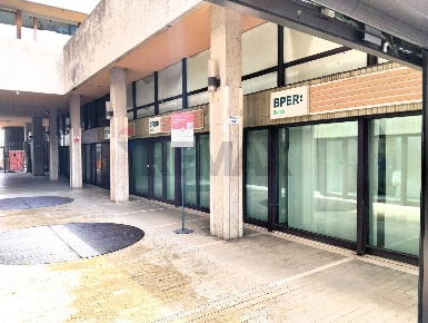 Foto Ufficio a Monza San Carlo - Stazione di 280 m² in vendita