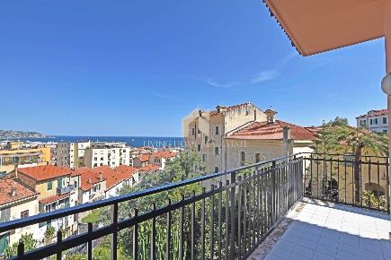 Foto Appartamento in Corso Inglesi, Sanremo Corso degli Inglesi di 60 m²