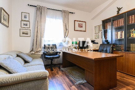 Foto Appartamento in Via Principe Amedeo, Roma Esquilino di 115 m²