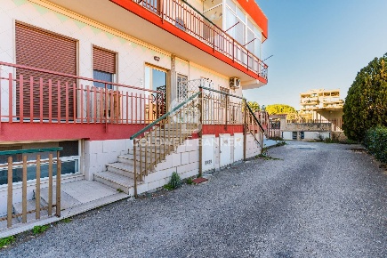 Foto Appartamento in Via Conte Giusso 10, Bari Mungivacca di 120 m²