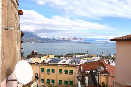 Foto Appartamento in Via Indipendenza, Gaeta di 70 m² con 3 locali
