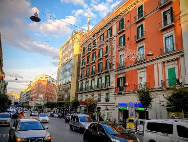 Foto Appartamento in Via San Bartolomeo, Napoli Porto - Municipio di 126 m²