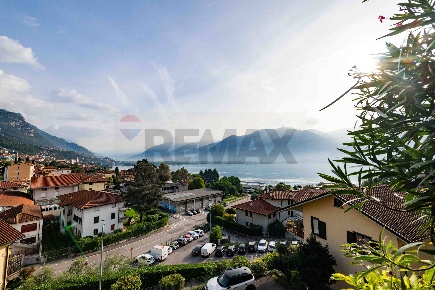 Foto Appartamento in Via Bragadino 4, Lovere di 158 m² con 4 locali