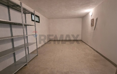Foto Posti auto in Via San Nicola di Myra 6, Vieste di 32 m² con 1 locali